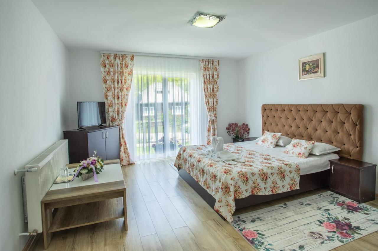 Hotel Casa Ina Moisei Zewnętrze zdjęcie