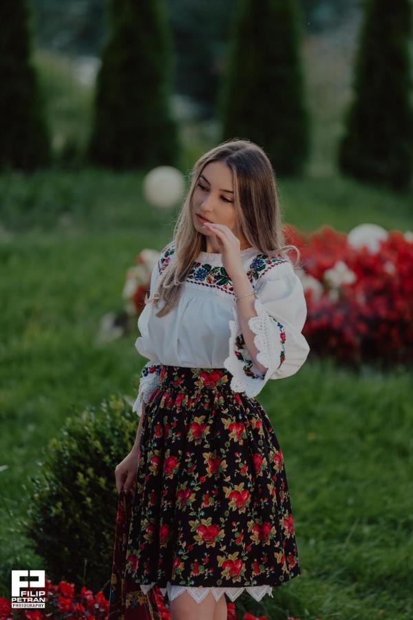 Hotel Casa Ina Moisei Zewnętrze zdjęcie