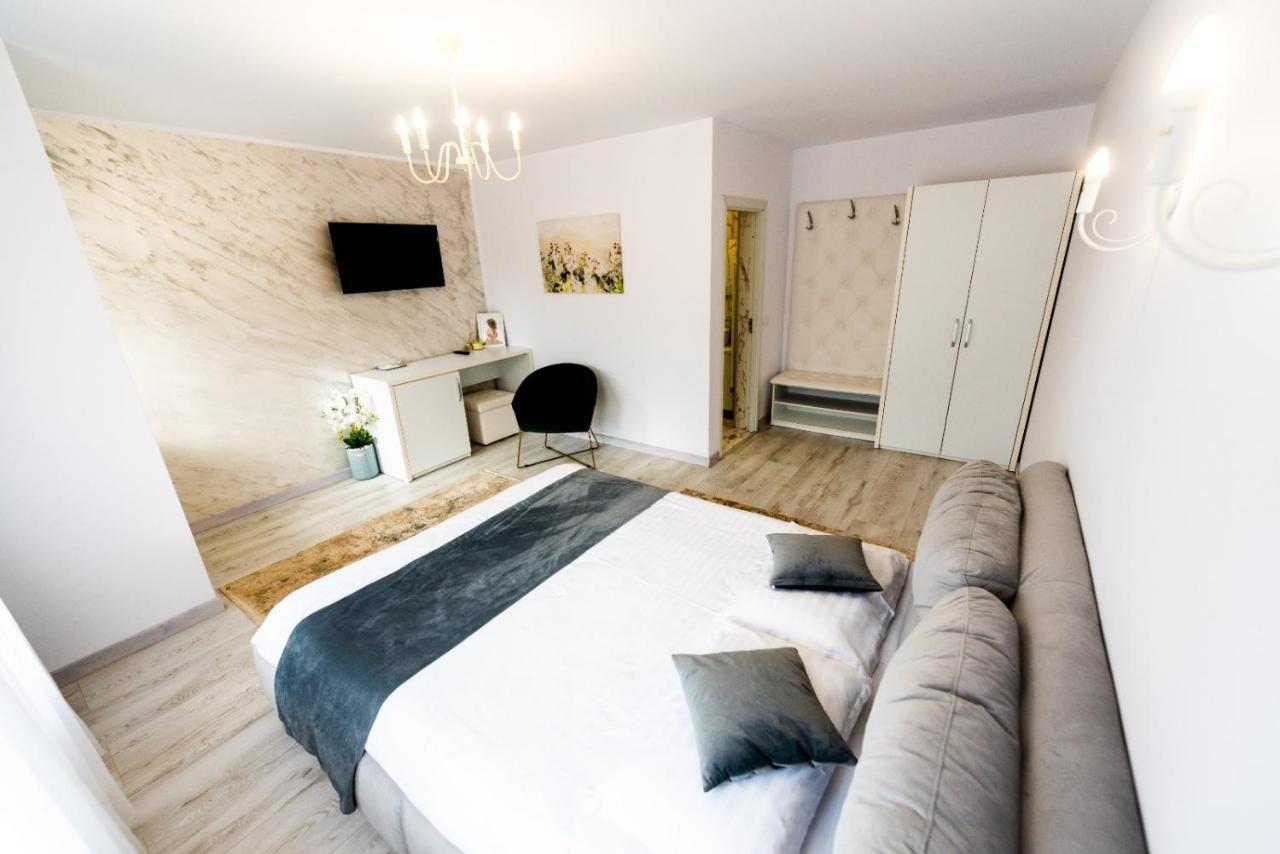 Hotel Casa Ina Moisei Zewnętrze zdjęcie